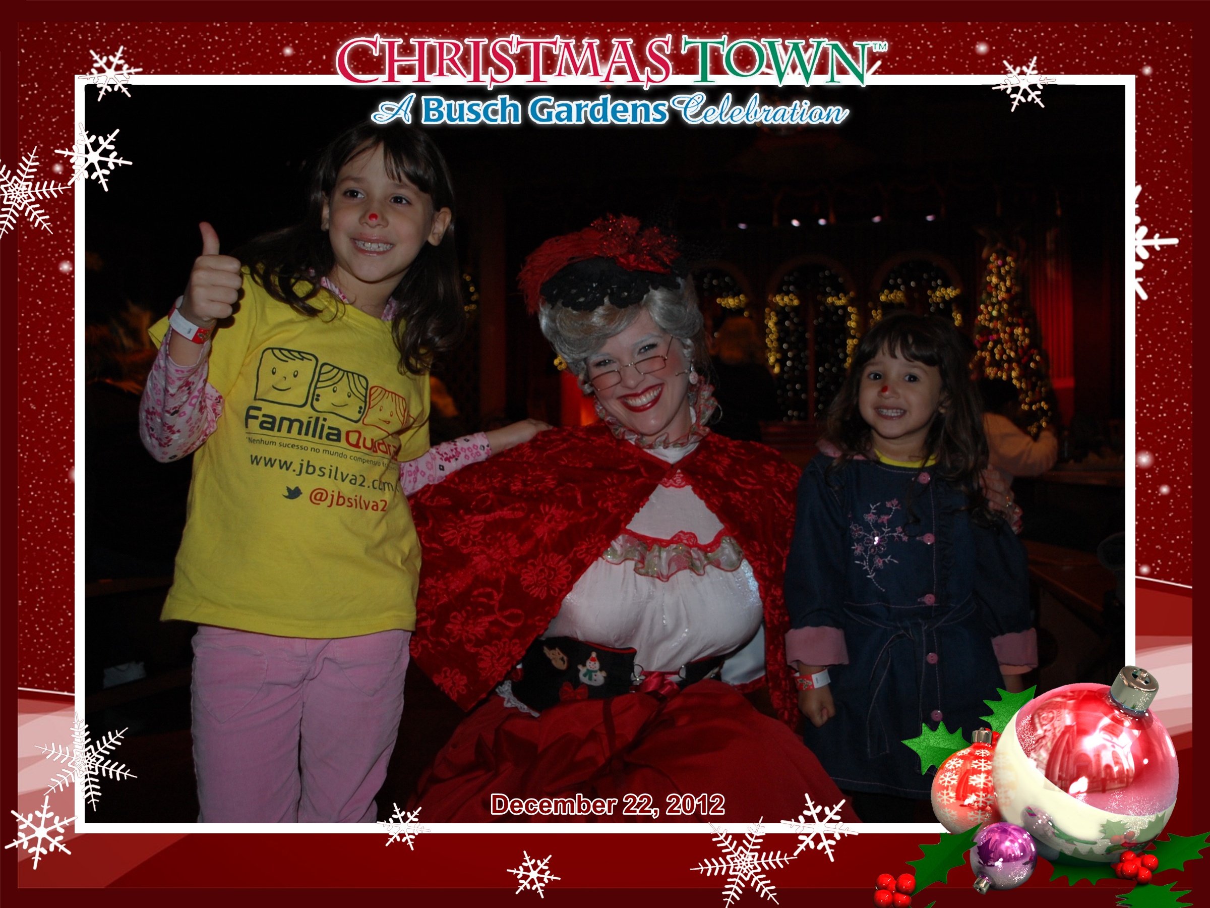 Busch Gardens: Amanda e Letícia com a Mrs. Claus
