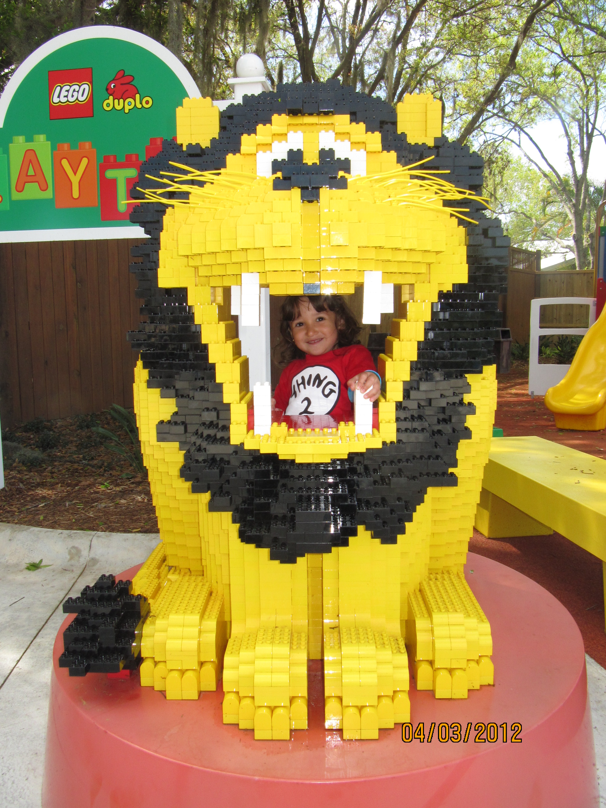 Na boca do leão de LEGO