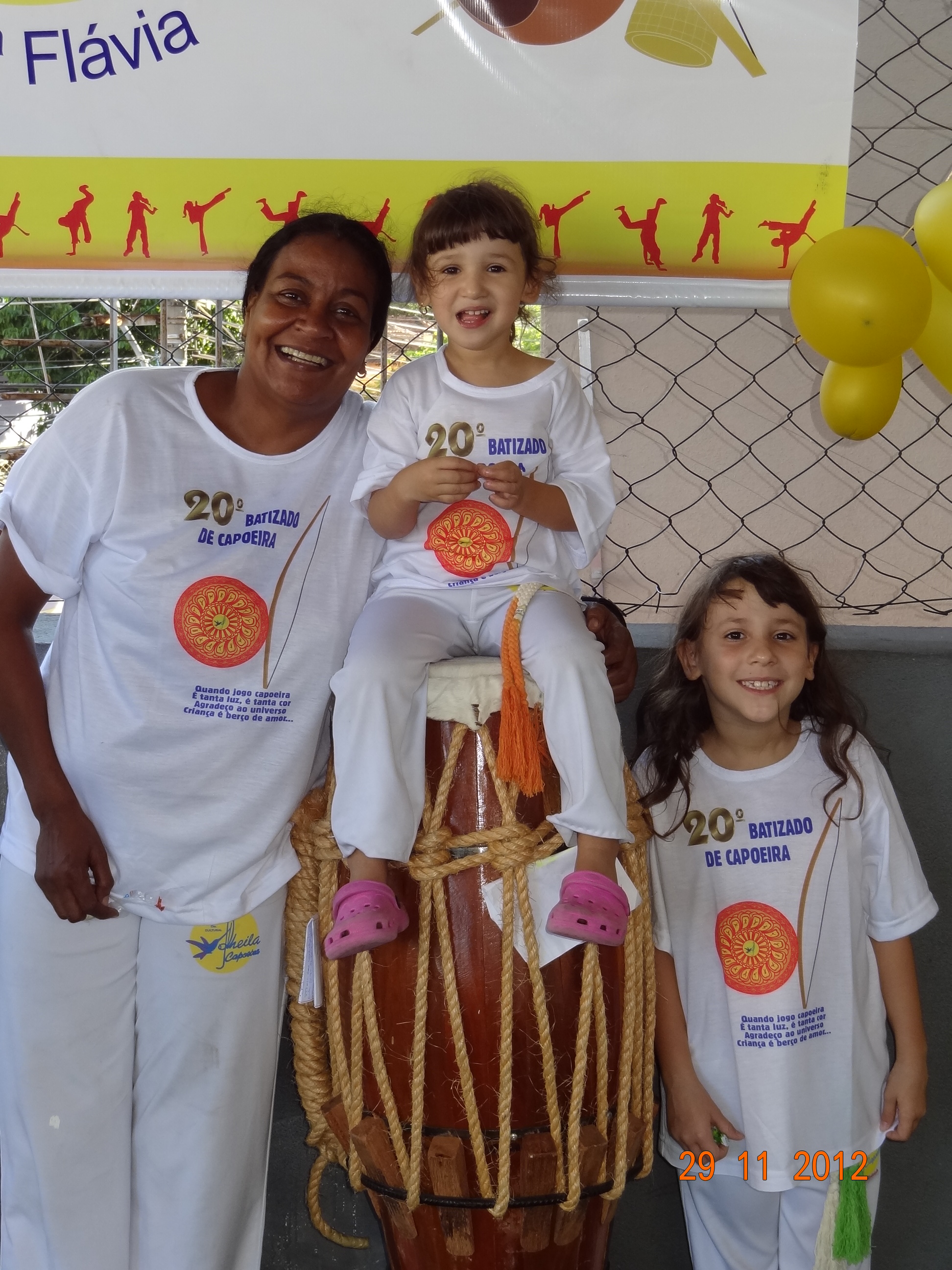 Tia Sheila com Letícia e Amanda